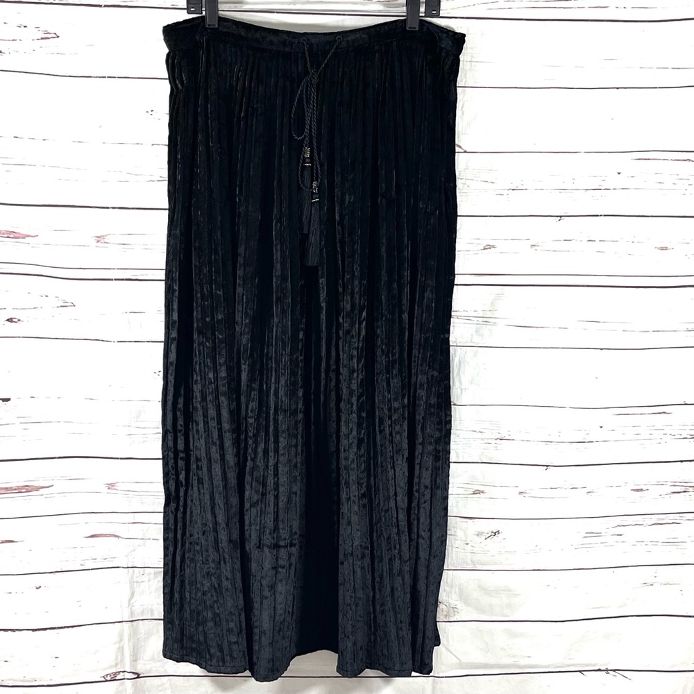 Soft Surroundings Women’s‎ Vivian Max Skirt Size L Black Velvet Pleated